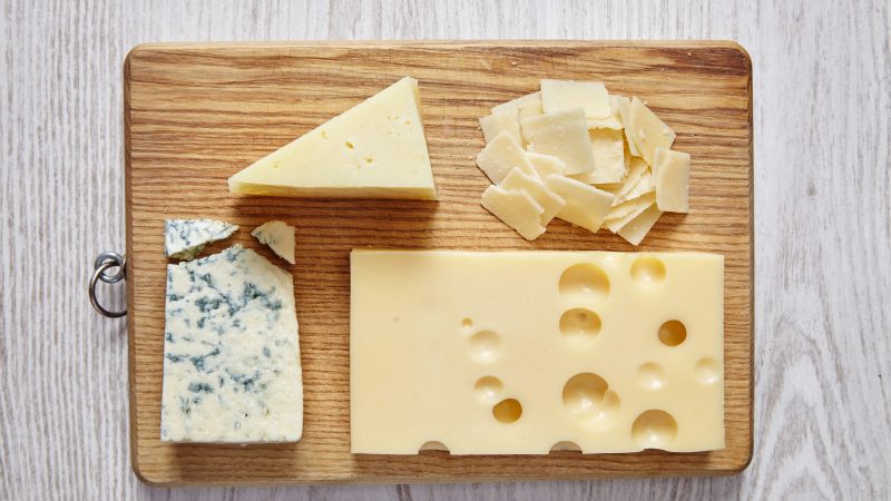 Dia Mundial do Queijo: conheça queijos típicos de diferentes países