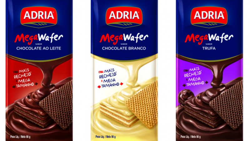 Adria apresenta Mega Wafer nos sabores chocolate, chocolate branco e trufa
