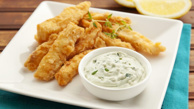 Iscas de Peixe com Queijo Azul